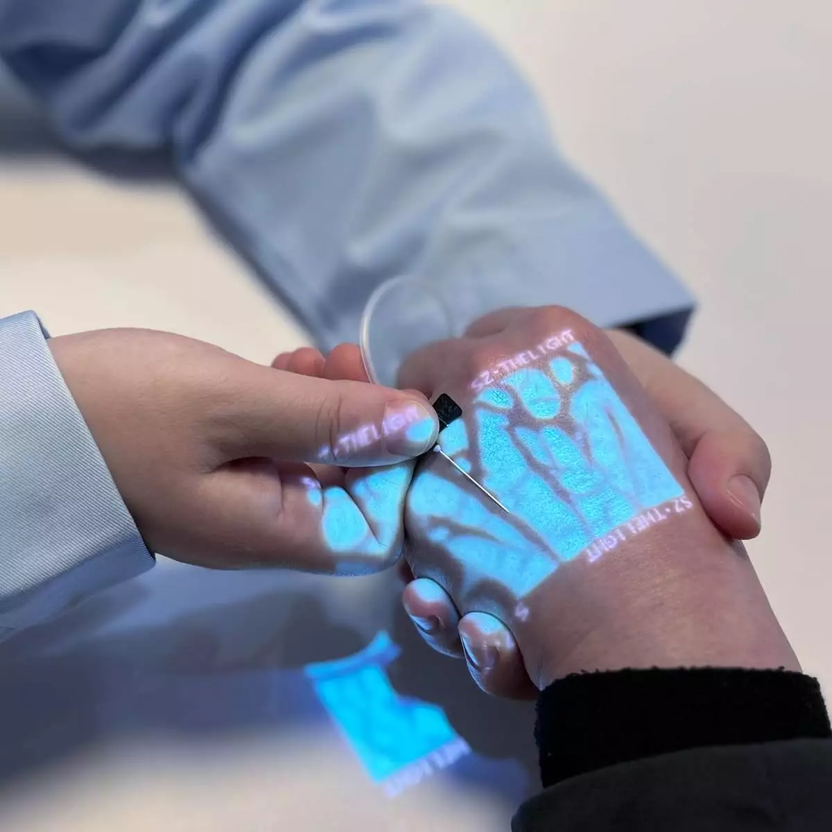  Aurora 100 vein finder