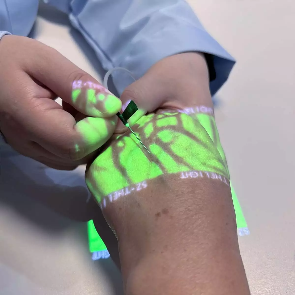  Aurora 100 vein finder