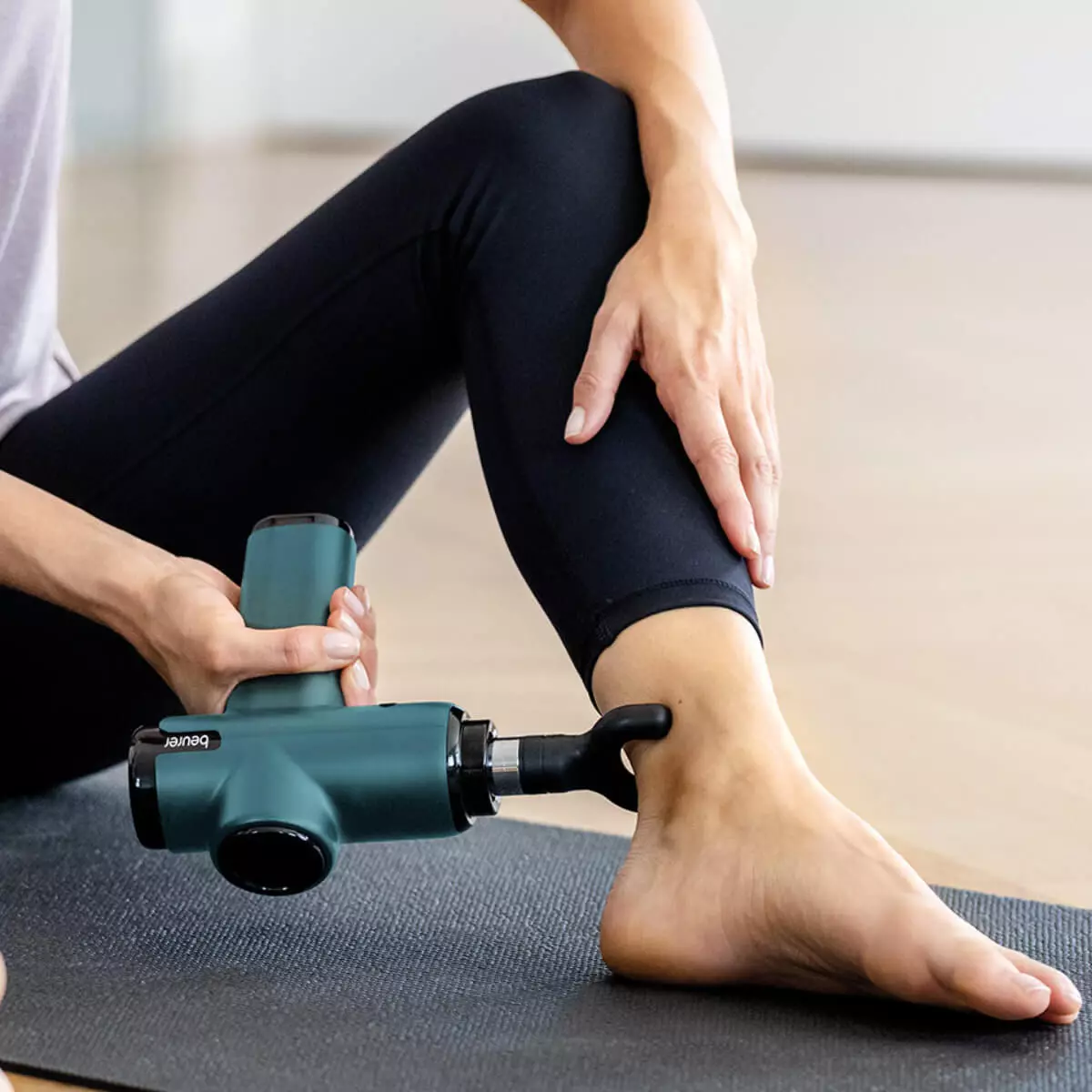  MG 99 MASSAGE GUN compact massager