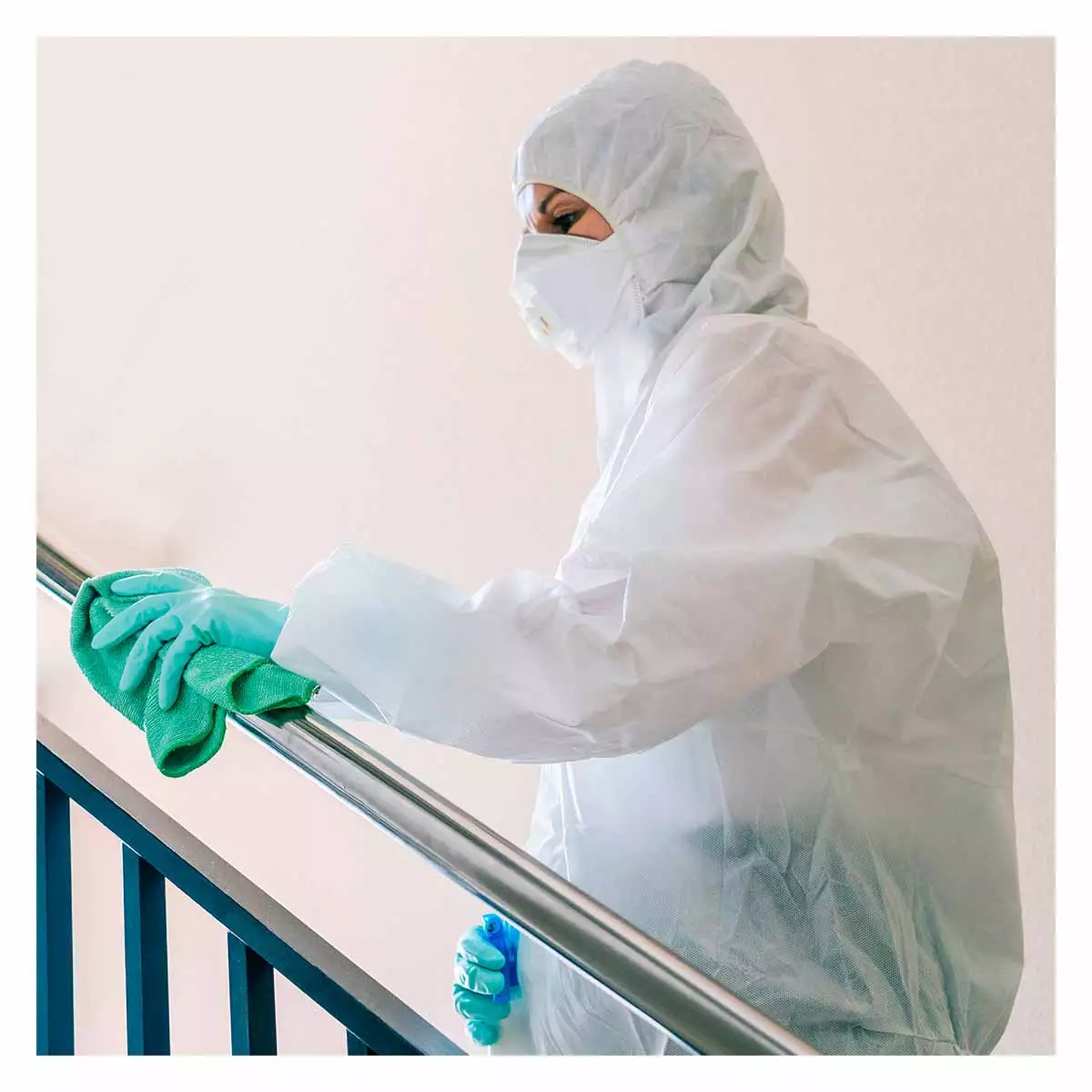 Breathable protective suit Breathable protective suit
