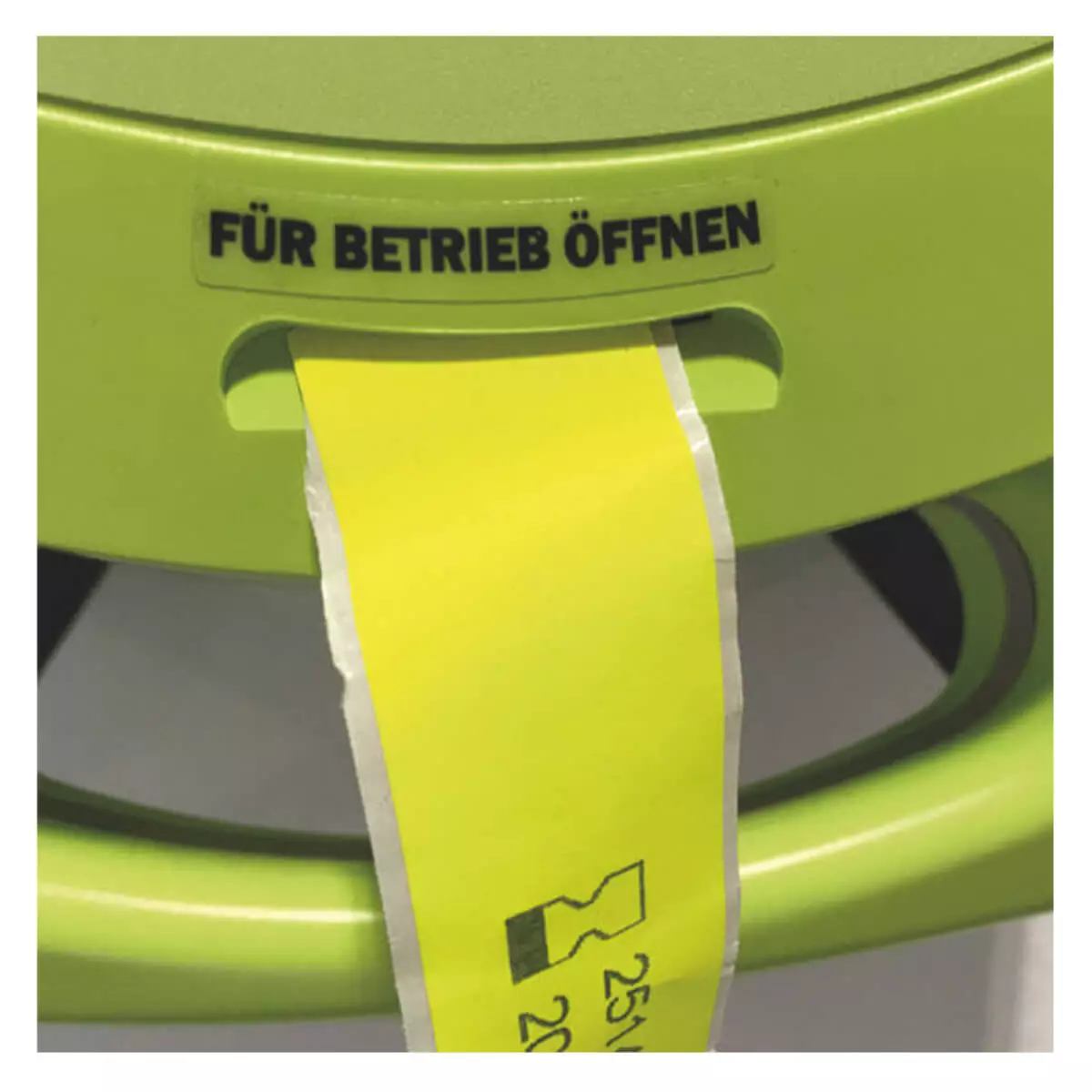  AED Plus semi-automatic defibrillator