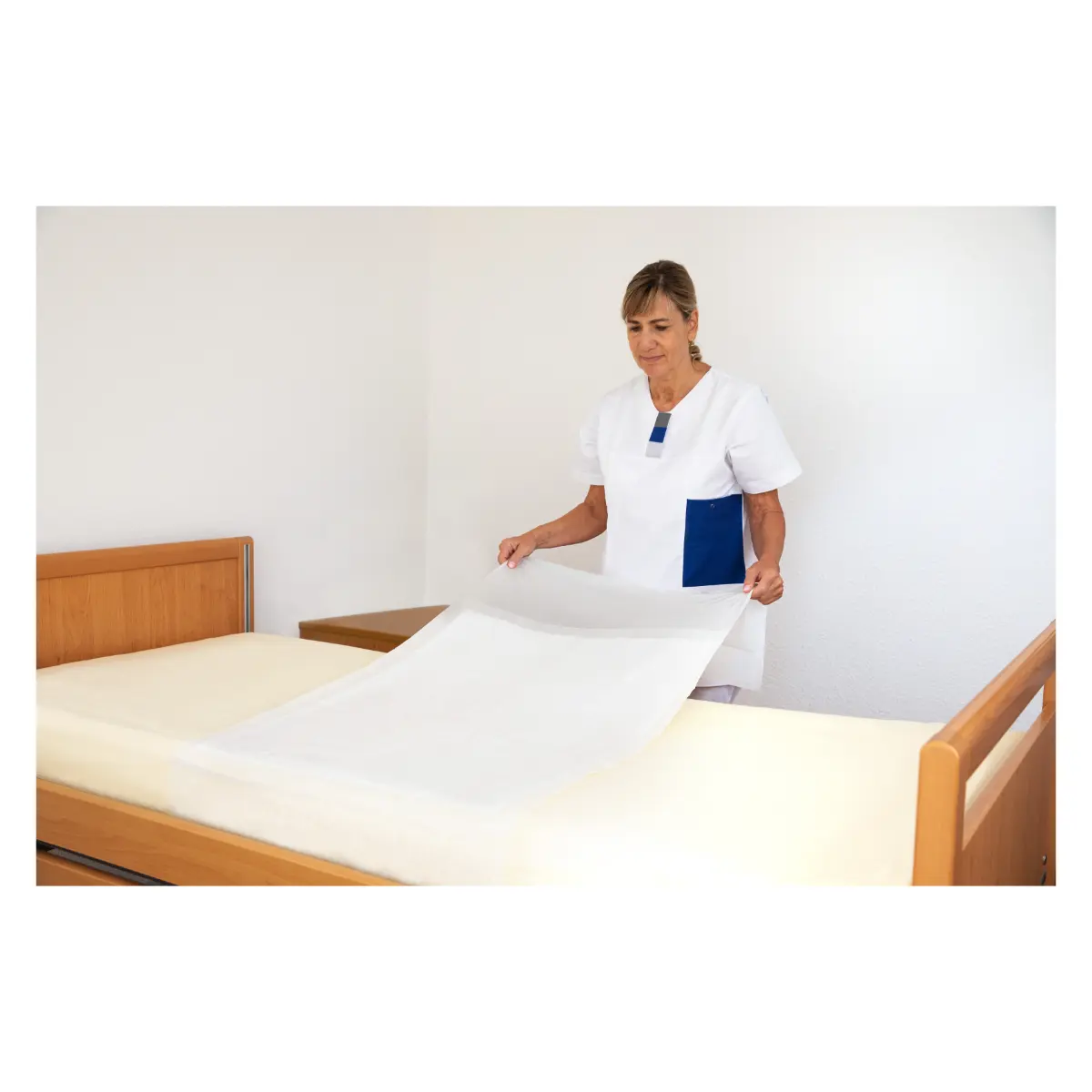 MoliCare Premium Bed Mat bed protection pads, 7-drop absorbency MoliCare Premium Bed Mat bed protection pads, 7-drop absorbency