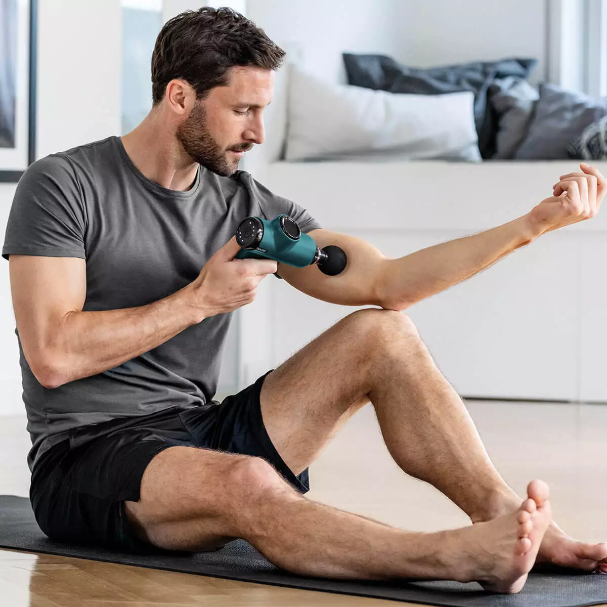  MG 99 MASSAGE GUN compact massager